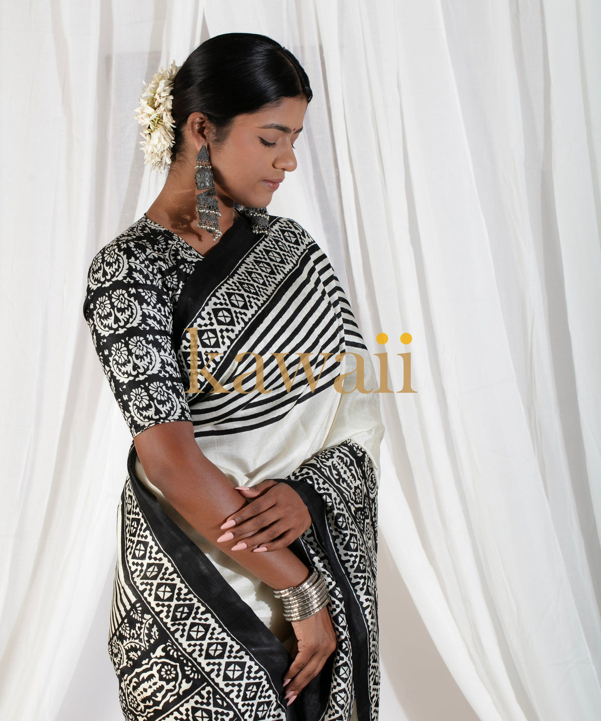 Saree Block Pattern Taarika Black & White Block Print Silk Saree | Kawaii
