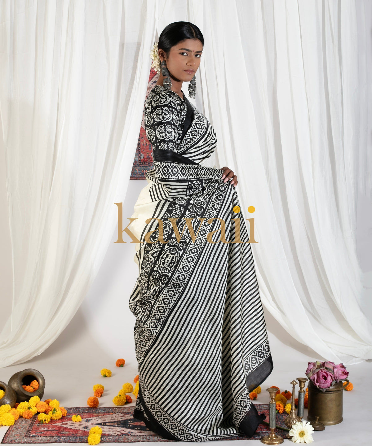 Saree Block Pattern Taarika Black & White Block Print Silk Saree | Kawaii